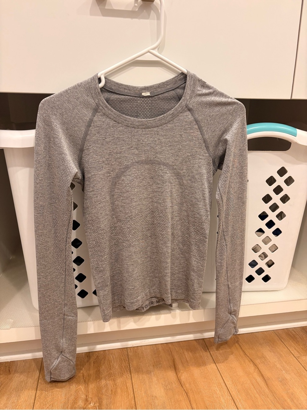 Women's Grey Long-Sleeve Performance Top Lululemon waist length